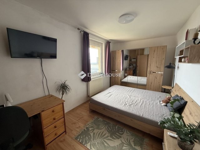 Eladó téglalakás, Pécsett 84.9 M Ft, 5 szobás