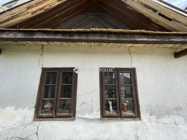 Eladó családi ház, Kisbágyonon 6 M Ft, 2 szobás