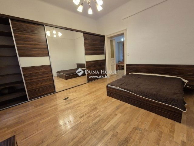 Eladó téglalakás, Budapesten, VII. kerületben 84.9 M Ft