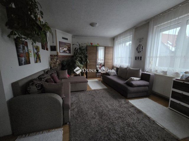 Eladó családi ház, Gödöllőn 102 M Ft, 4+1 szobás