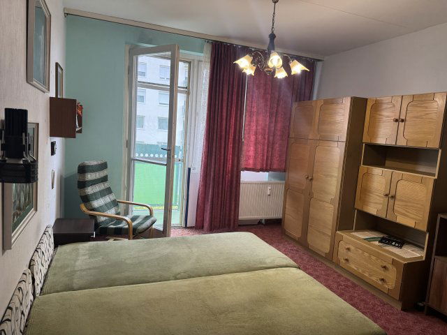 Kiadó panellakás, albérlet, Debrecenben 170 E Ft / hó, 2 szobás