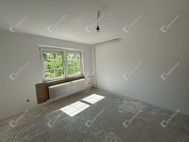 Eladó családi ház, Dunaszegen 59.9 M Ft, 5 szobás