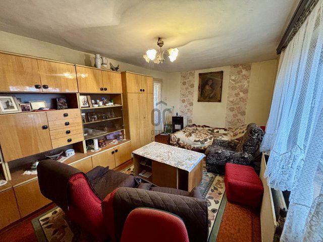 Eladó családi ház, Zsombón 19.9 M Ft, 2 szobás
