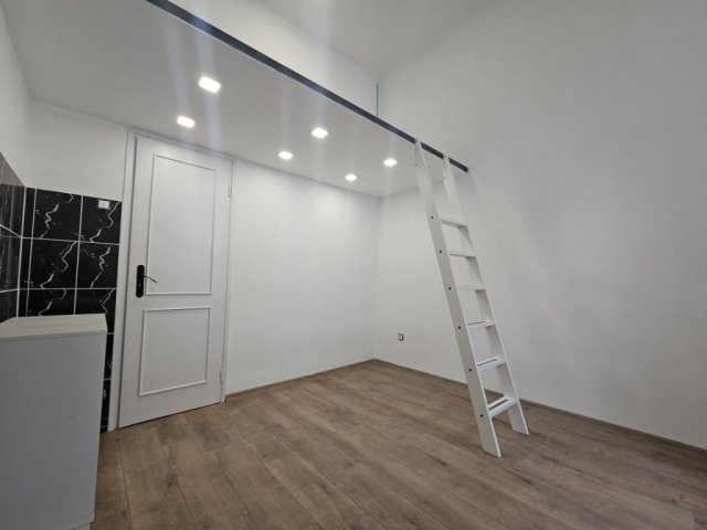 Eladó téglalakás, Kaposváron, Fő utcában 16.5 M Ft