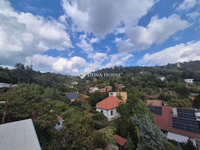 Eladó téglalakás, Pécsett 120 M Ft, 3 szobás