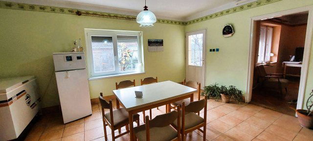 Eladó családi ház, Békésen 30 M Ft, 3 szobás