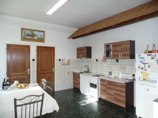 Kiadó családi ház, albérlet, Izsákon 300 E Ft / hó, 4 szobás