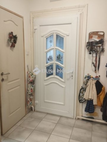 Eladó családi ház, Székesfehérvárott 74 M Ft, 3 szobás