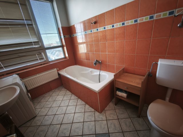 Eladó téglalakás, Győrött 33 M Ft, 2 szobás