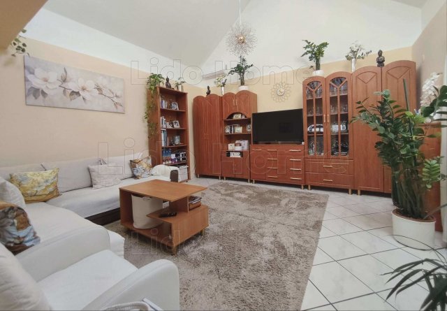 Eladó nyaraló, Balatonfüreden 62 M Ft, 3 szobás