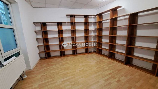 Kiadó iroda, Budapesten, IV. kerületben, Árpád úton