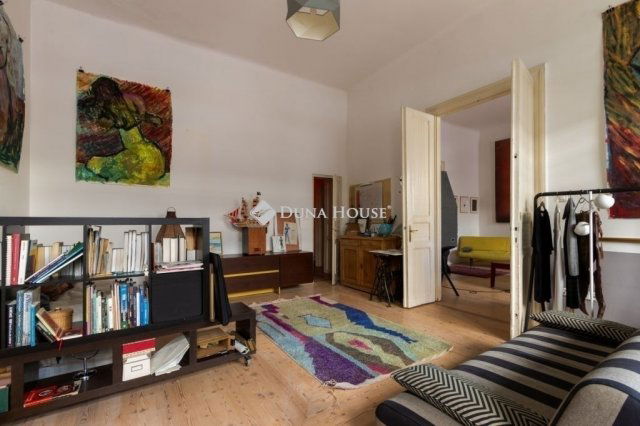 Eladó téglalakás, Budapesten, VI. kerületben 135 M Ft, 2 szobás