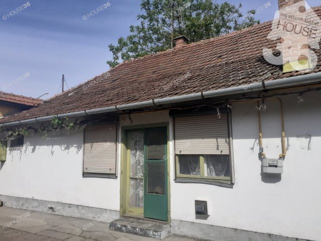 Eladó családi ház, Kiskunfélegyházán 33 M Ft, 3 szobás