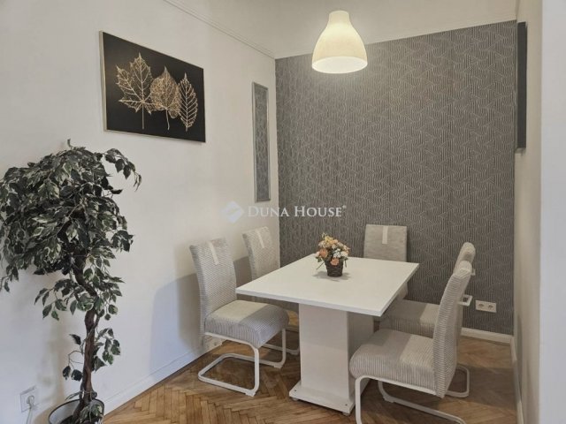 Eladó téglalakás, Budapesten, VII. kerületben 89.9 M Ft