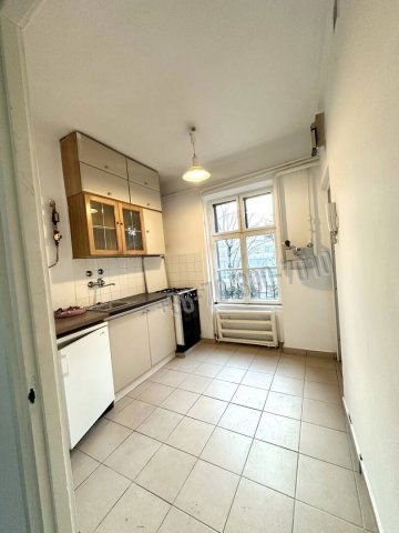 Eladó téglalakás, Sopronban, Magyar utcában 30.5 M Ft, 1 szobás