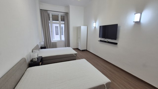 Eladó téglalakás, Budapesten, VII. kerületben, Klauzál utcában