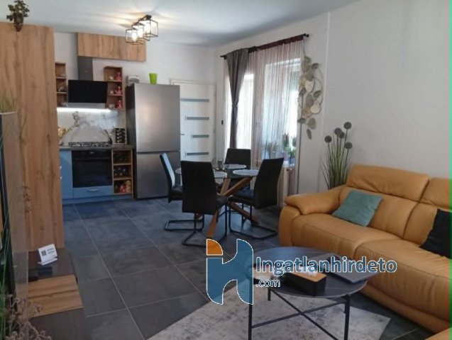 Eladó családi ház, Érden 134 M Ft, 2 szobás