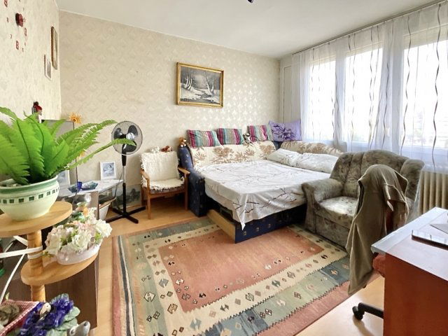 Eladó panellakás, Zalaegerszegen 5.7 M Ft, 2 szobás