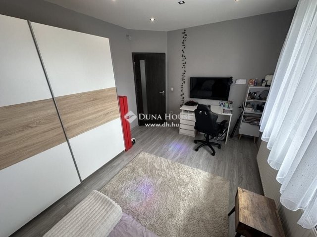 Eladó családi ház, Albertirsán 130 M Ft, 4 szobás