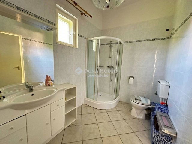 Eladó családi ház, Zicsen 22 M Ft, 4 szobás