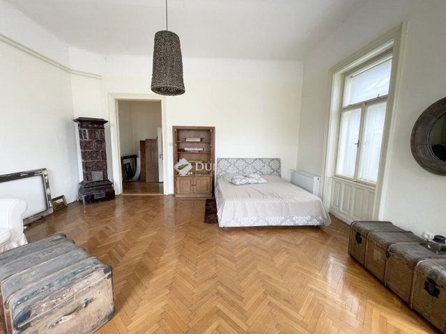 Eladó téglalakás, Budapesten, VI. kerületben 211.47 M Ft