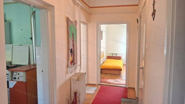 Eladó családi ház, Szolnokon 36 M Ft, 2 szobás