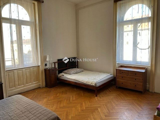 Eladó téglalakás, Budapesten, VIII. kerületben 61.5 M Ft