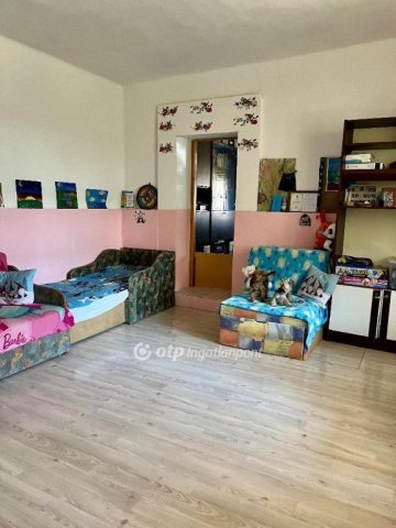 Eladó családi ház, Monyoródon 29.9 M Ft, 117+3 szobás