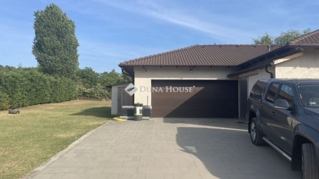 Eladó családi ház, Fóton 173 M Ft, 3 szobás