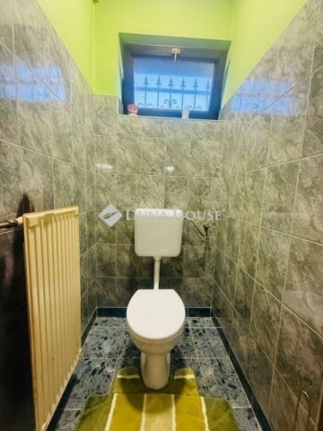 Eladó családi ház, Vecsésen 120 M Ft, 3 szobás