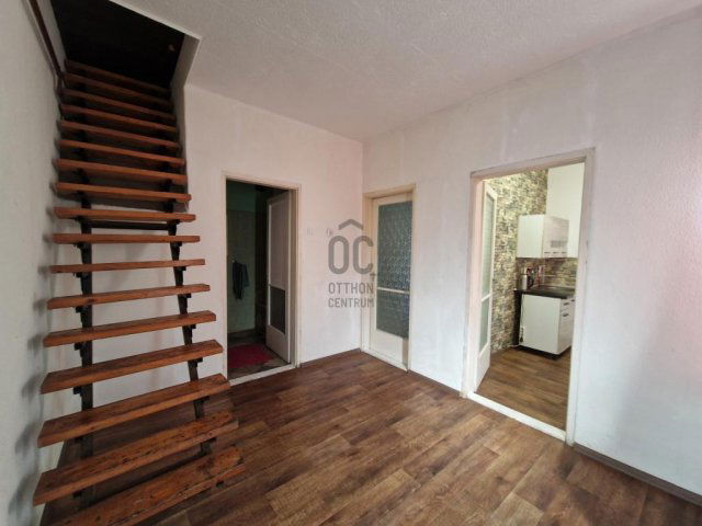 Eladó családi ház, Érden 50 M Ft, 2 szobás