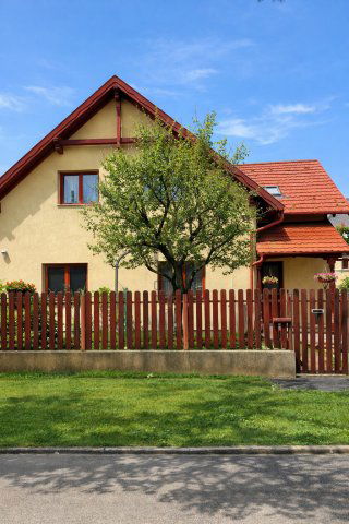 Eladó családi ház, Budapesten, III. kerületben 180 M Ft