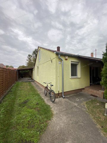 Kiadó családi ház, albérlet, Balatonfenyvesen 130 E Ft / hó