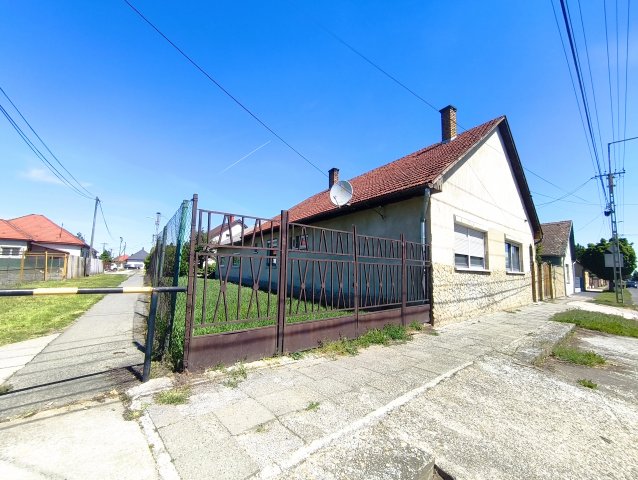 Eladó családi ház, Dombóváron, Rákóczi utcában 48 M Ft