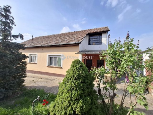 Eladó családi ház, Bagon 76 M Ft, 3+1 szobás