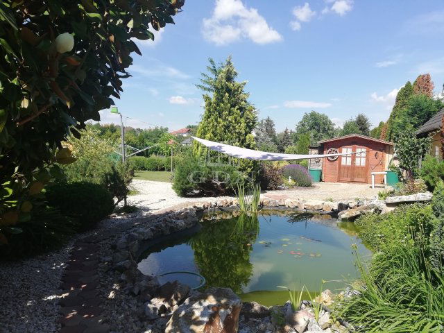 Eladó családi ház, Kulcson 95 M Ft, 3 szobás