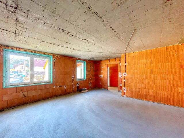 Eladó családi ház, Budakalászon 170 M Ft, 6 szobás