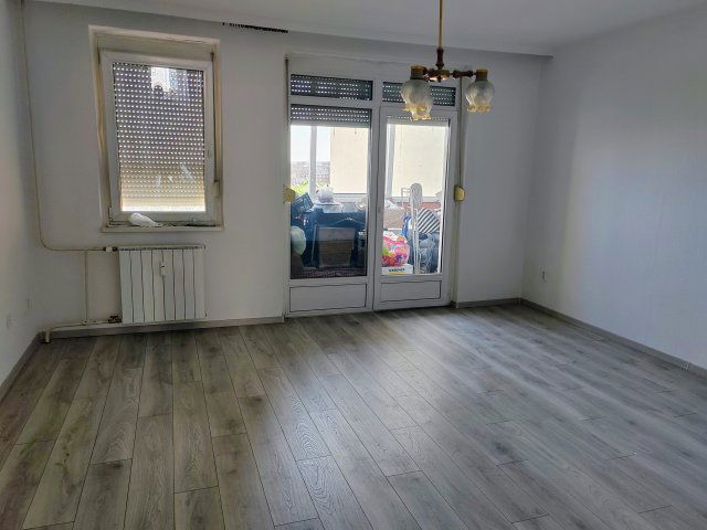 Eladó panellakás, Veszprémben 47.5 M Ft, 2 szobás