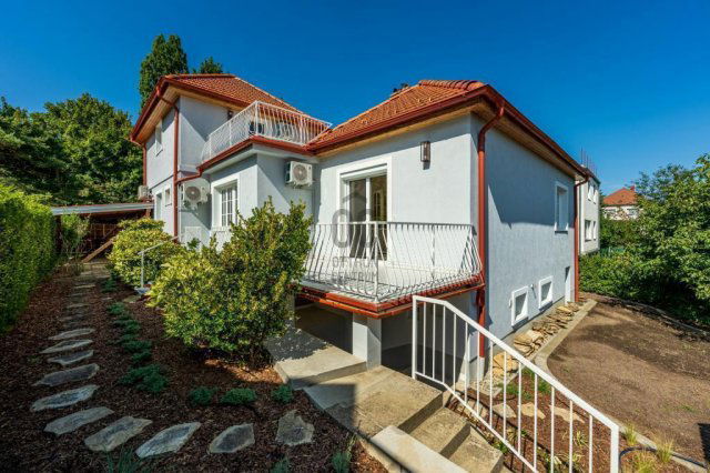 Eladó családi ház, Budapesten, III. kerületben 324 M Ft