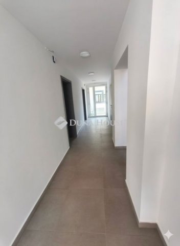 Eladó téglalakás, Kecskeméten 91 M Ft, 3 szobás
