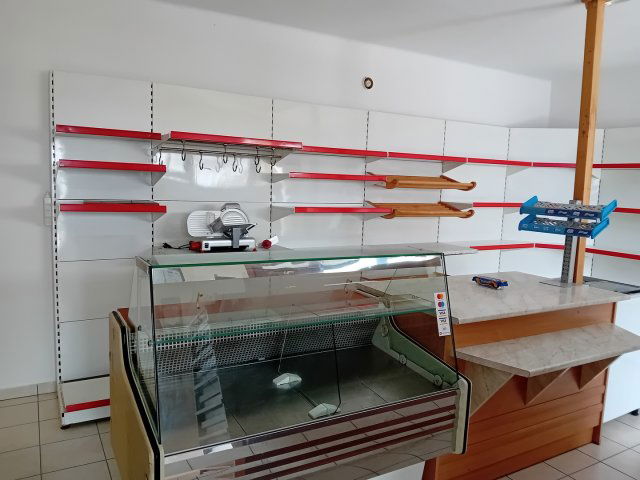 Eladó üzlethelyiség, Zalalövőn 38 M Ft, 6 szobás