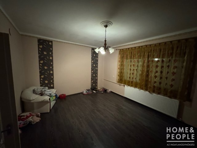 Eladó családi ház, Apátfalván 38 M Ft, 4 szobás