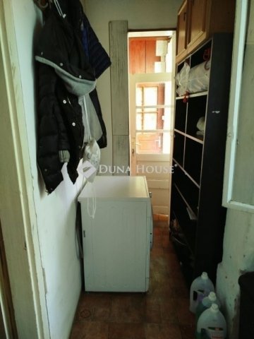 Eladó családi ház, Turán 26.8 M Ft, 2 szobás