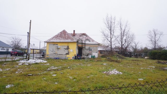 Eladó üzlethelyiség, Poroszlón 20 M Ft / költözzbe.hu