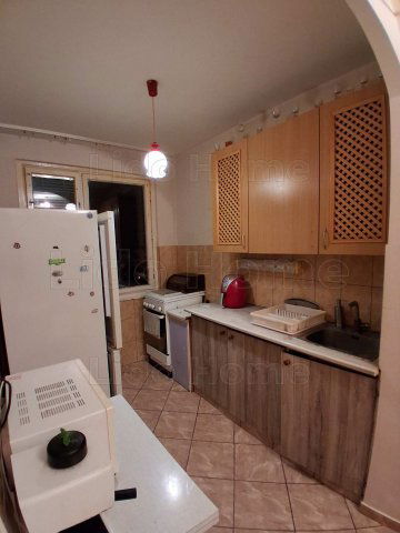 Eladó panellakás, Keszthelyen 45.5 M Ft, 2+1 szobás