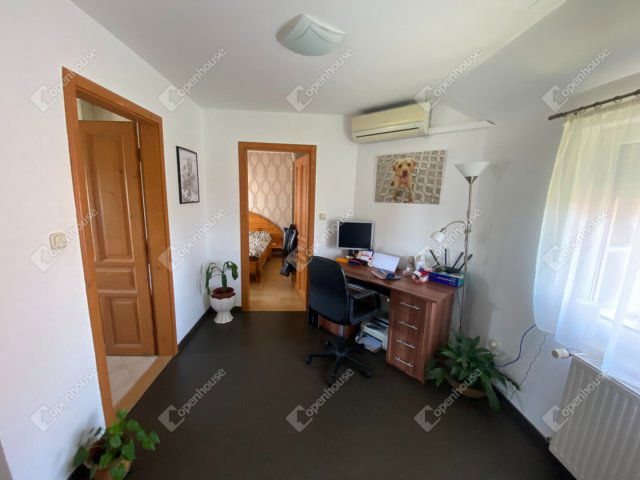 Eladó téglalakás, Mosonmagyaróváron 89.9 M Ft, 4 szobás