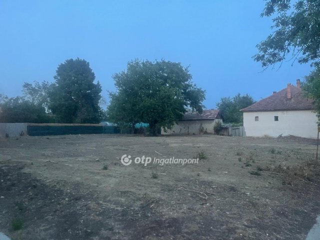 Eladó telek, Szarvason 18 M Ft / költözzbe.hu