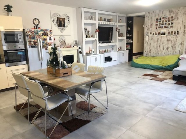 Eladó családi ház, Budapesten, XVIII. kerületben 160 M Ft