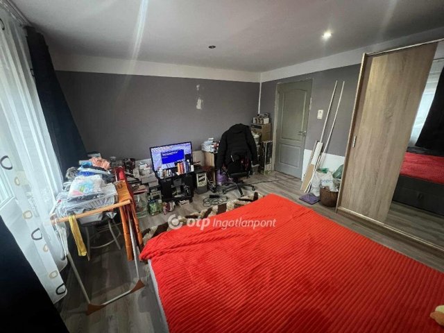 Eladó családi ház, Tápiószelén 29.9 M Ft, 2 szobás