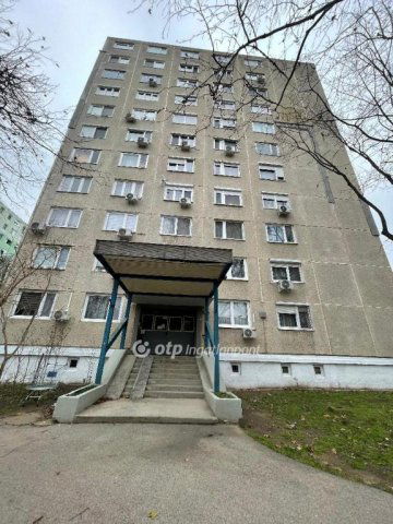 Eladó panellakás, Nyíregyházán 49.9 M Ft, 3 szobás